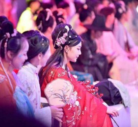 大丰汉服模特兼职(想做汉服模特去哪里找)