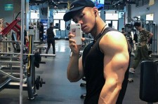 大丰肌肉男模(肌肉男模拟器)