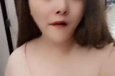 大丰美院系花兼职死商务模特(美院系花兼职商务模特第2部一边看球一边玩)