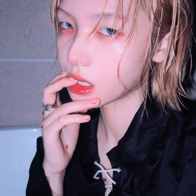 大丰伴游女生樱花漫舞的资料